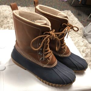 Duck boots